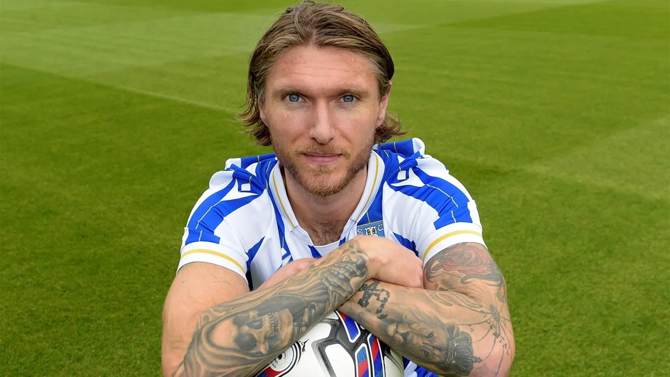 Midfield pair join Wednesday on loan in transfer deadline day deals