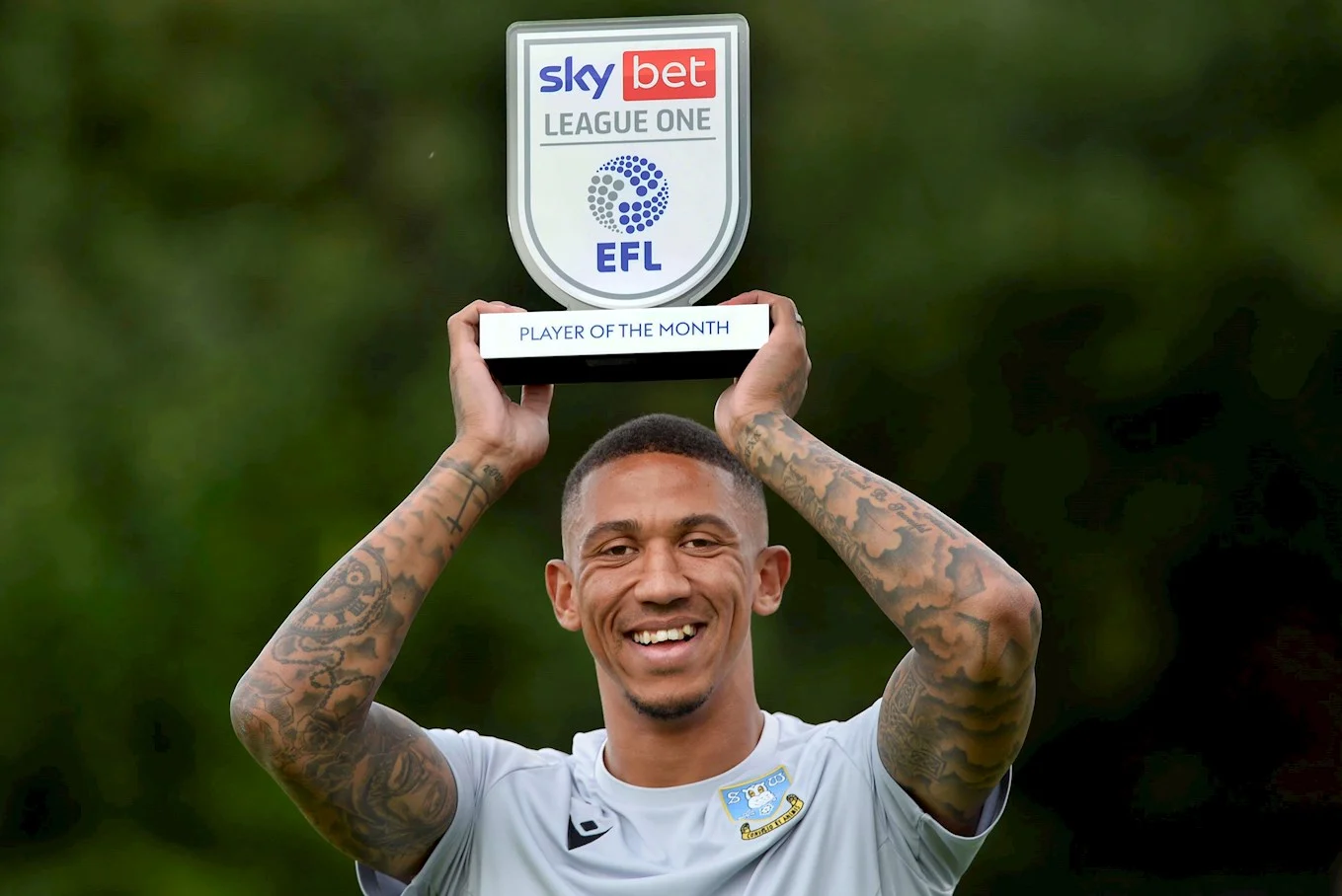 Palmer picks up League One award