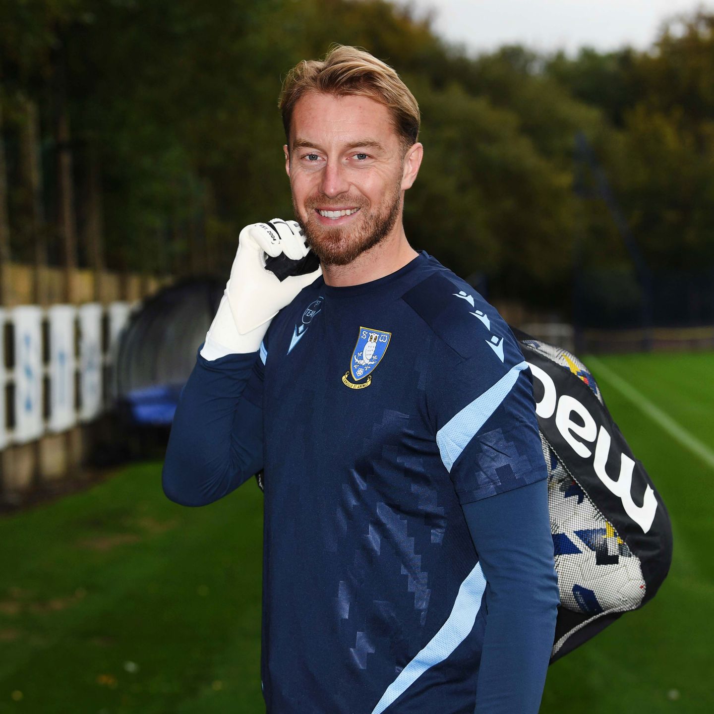 Lumley steps in after emergency keeper deal